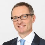 (*) Mag. Peter Edelmayer ist Geschäfts-führer von Dussmann Service Österreich