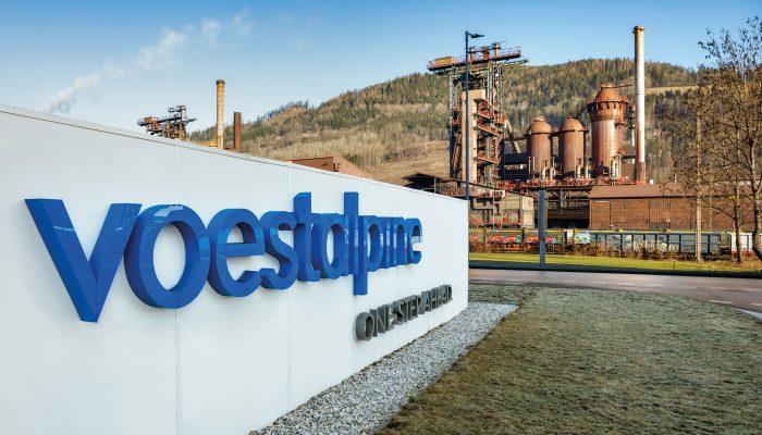 Bei der voestalpine reinigt Dussmann im Werk Leoben-Donawitz eine Fläche von 40.000 Quadratmetern.