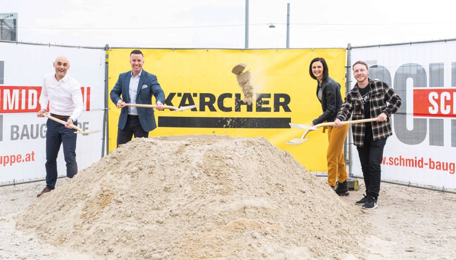 vlnr. Stefan Spiessberger (Director Marketing & Productmanagement Kärcher Österreich), Michael Rochel (CEO Kärcher Österreich), Petra Windisch (CFO Kärcher Österreich) und Florian Pelzmann (Facility Manager / Projektleitung Kärcher Österreich)